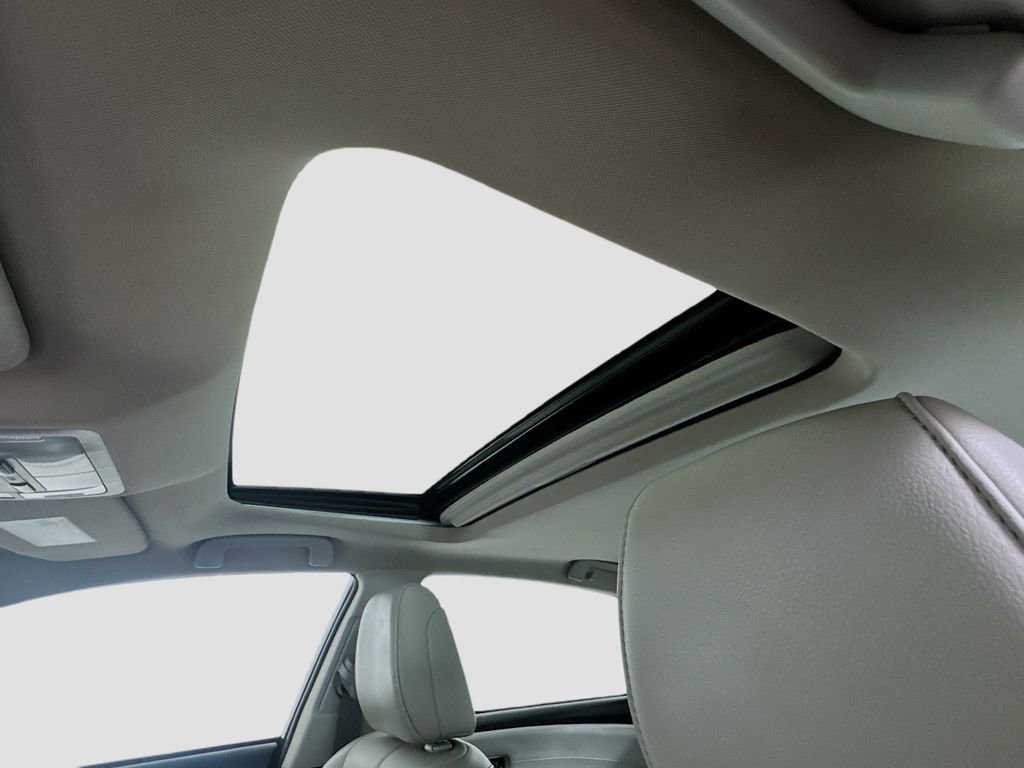 Used 2018 Toyota Avalon XLE Premium w/ Carpet Mat Package image 14