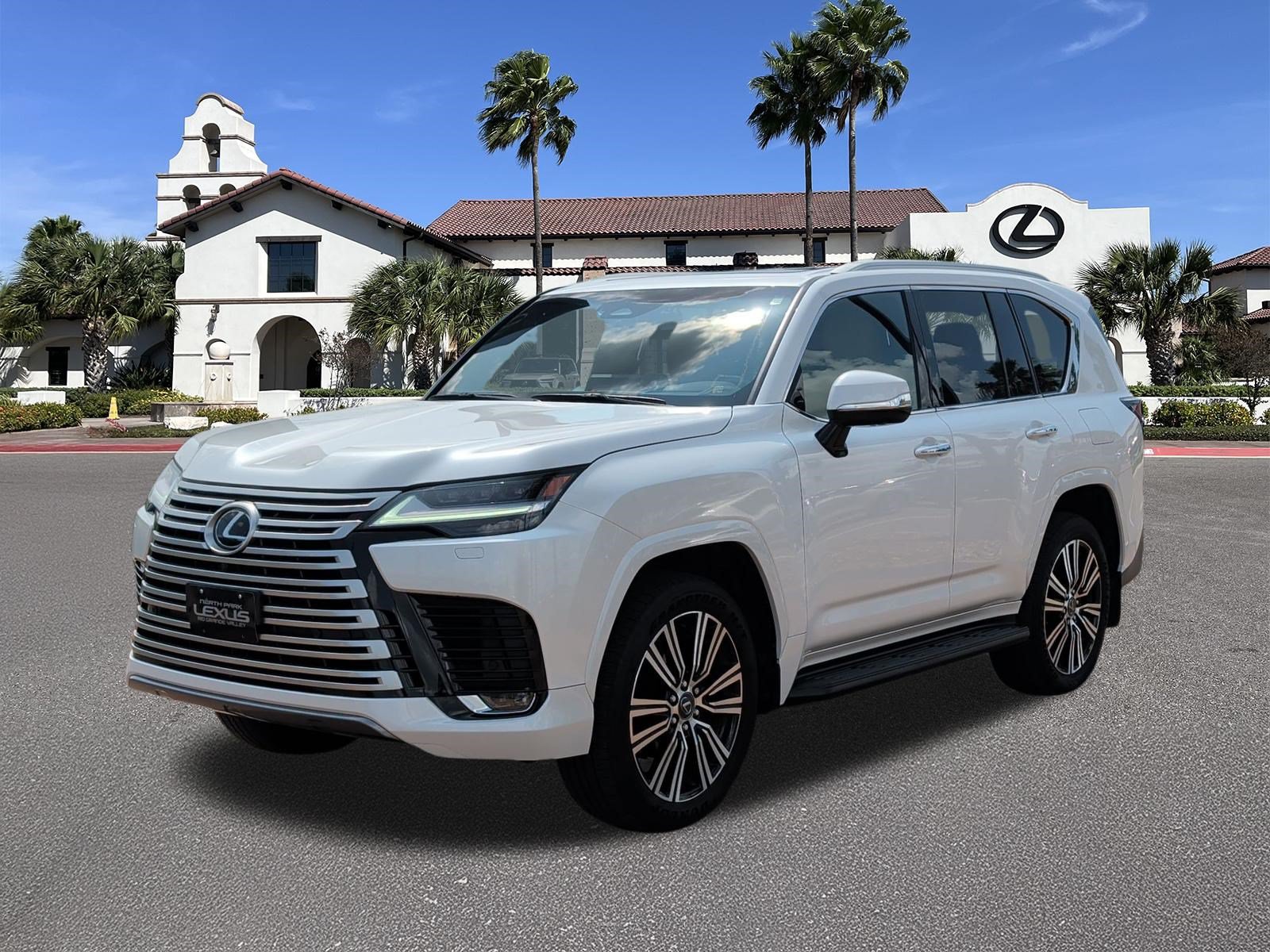 Certified 2026 Lexus LX 600 4WD w/ Accessory Package (Z1) image 5