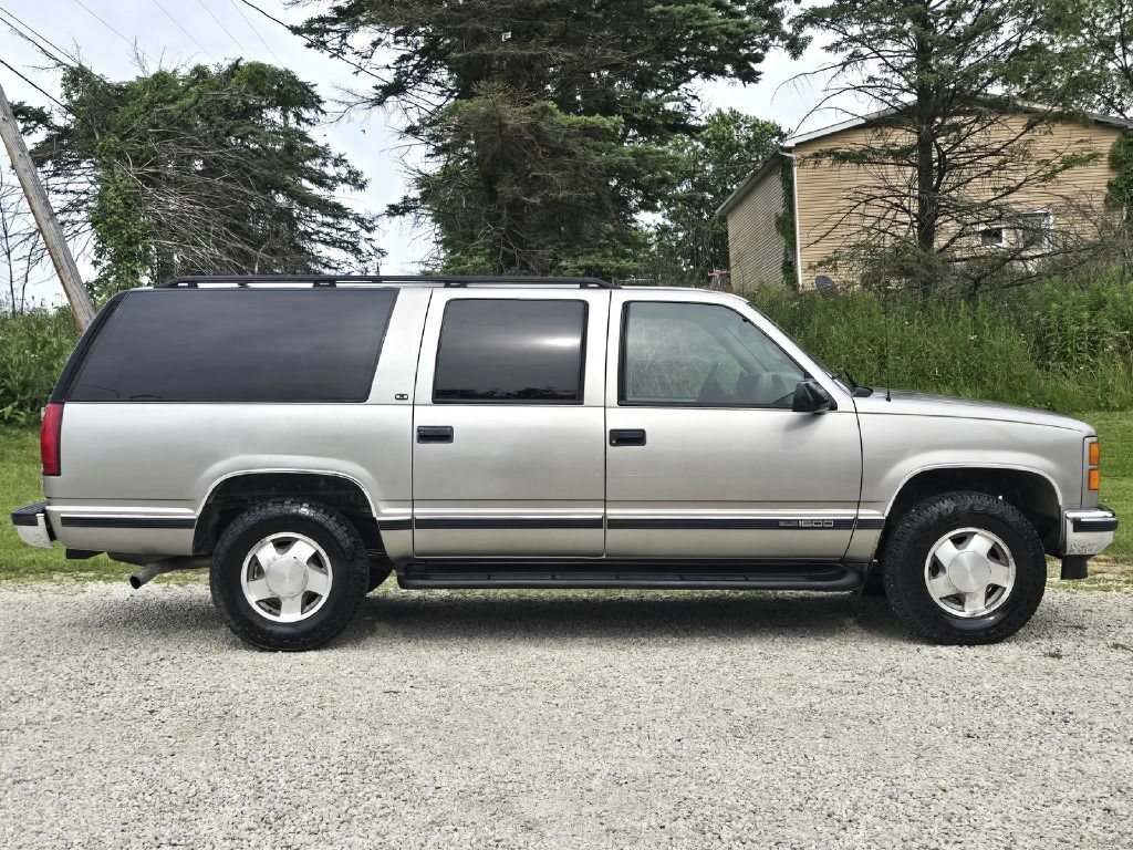 Used 1999 GMC Suburban 4WD w/ Marketing Opt Pkg 2 image 8