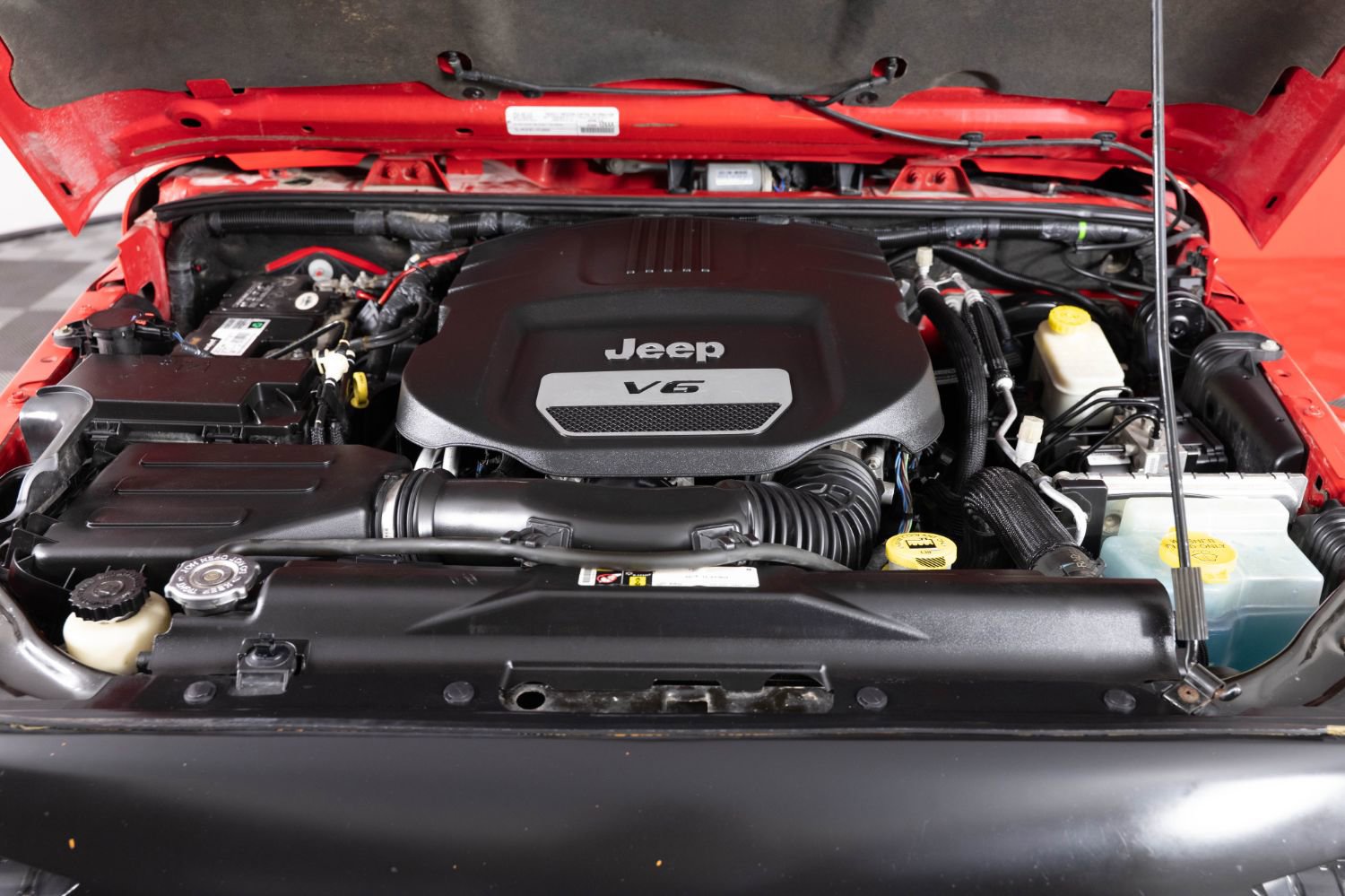 Used 2015 Jeep Wrangler Sahara image 39