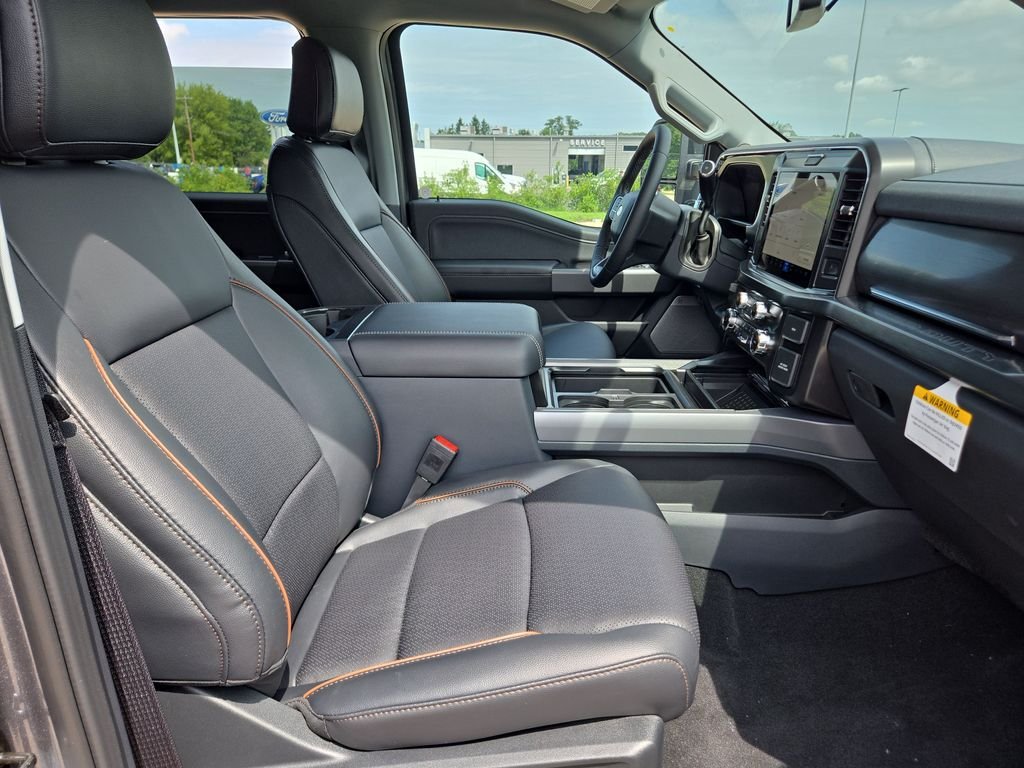 New 2026 Ford F250 Lariat w/ Black Appearance Package AWD/4WD image 11