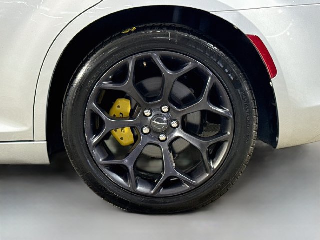 Used 2020 Chrysler 300 S RWD image 36