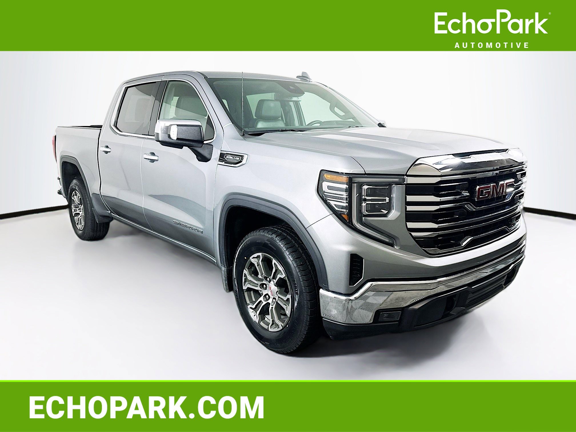 Used 2025 GMC Sierra 1500 SLT image 1