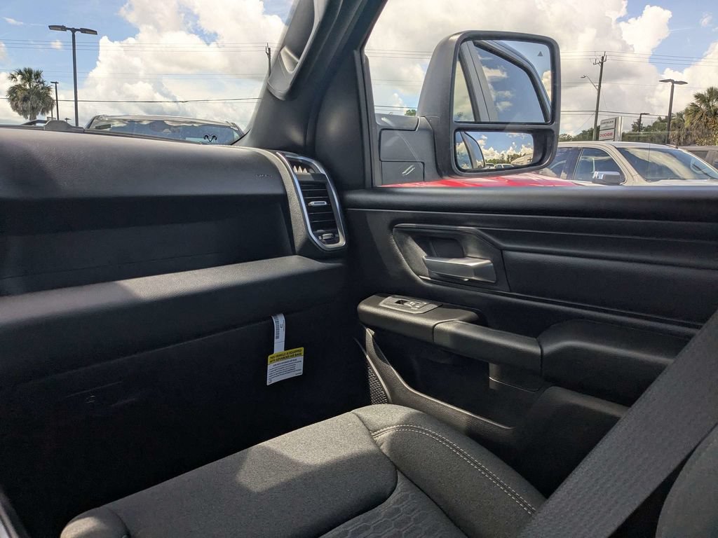 New 2026 RAM 1500 Express AWD/4WD image 16