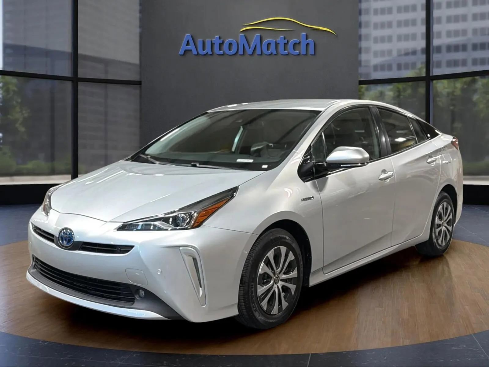 Used 2020 Toyota Prius XLE w/ Preferred Accessory Package image 3