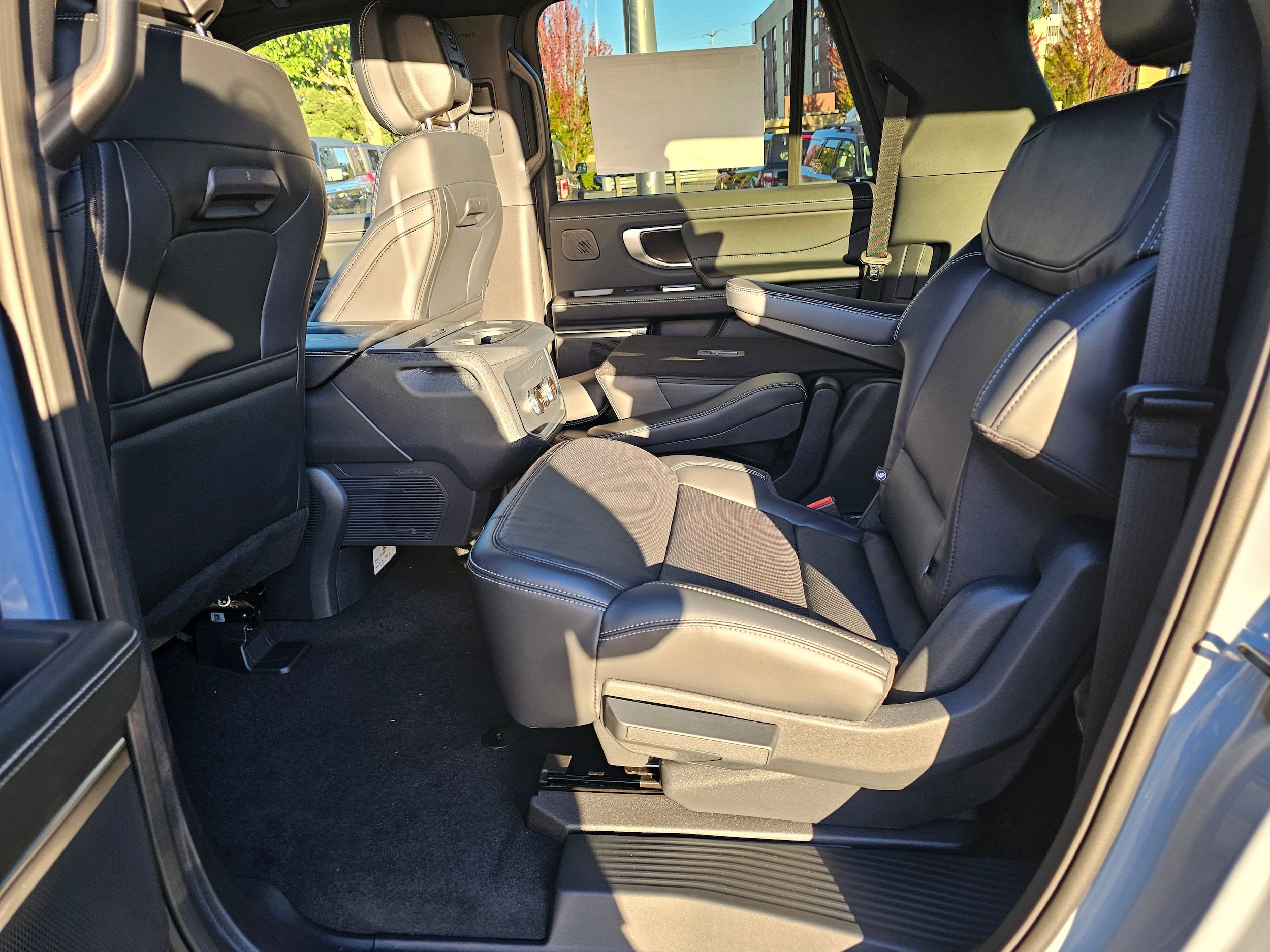 New 2027 Ford Expedition Max Platinum w/ Stealth Performance Package AWD/4WD image 12