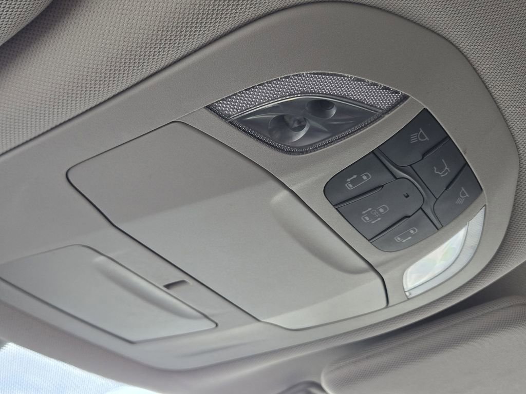 Used 2024 Chrysler Voyager LX FWD image 30