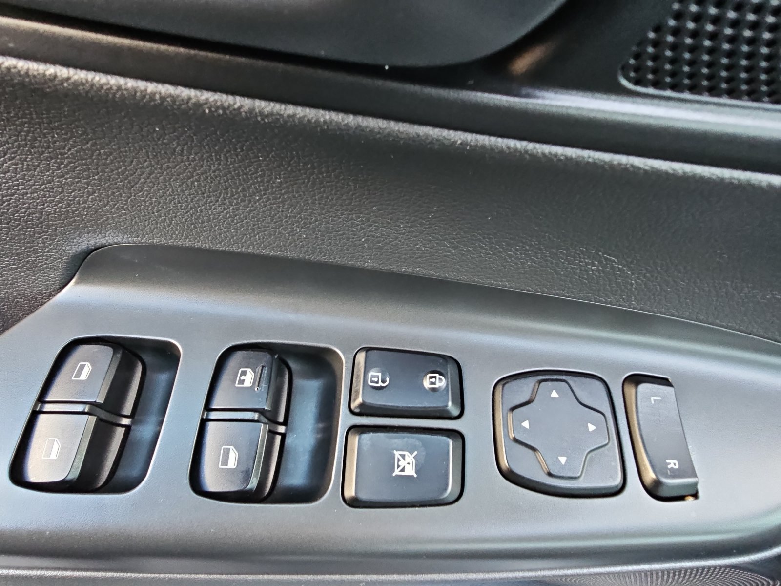 Used 2023 Hyundai Kona SE AWD/4WD image 26