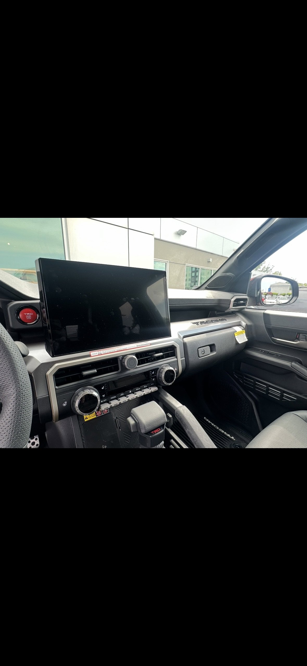 Used 2025 Toyota Tacoma TRD Sport image 13