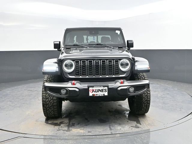 Used 2024 Jeep Gladiator Rubicon w/ Technology Group image 2