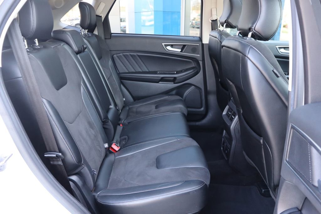 Used 2016 Ford Edge Sport w/ Technology Package AWD/4WD image 16