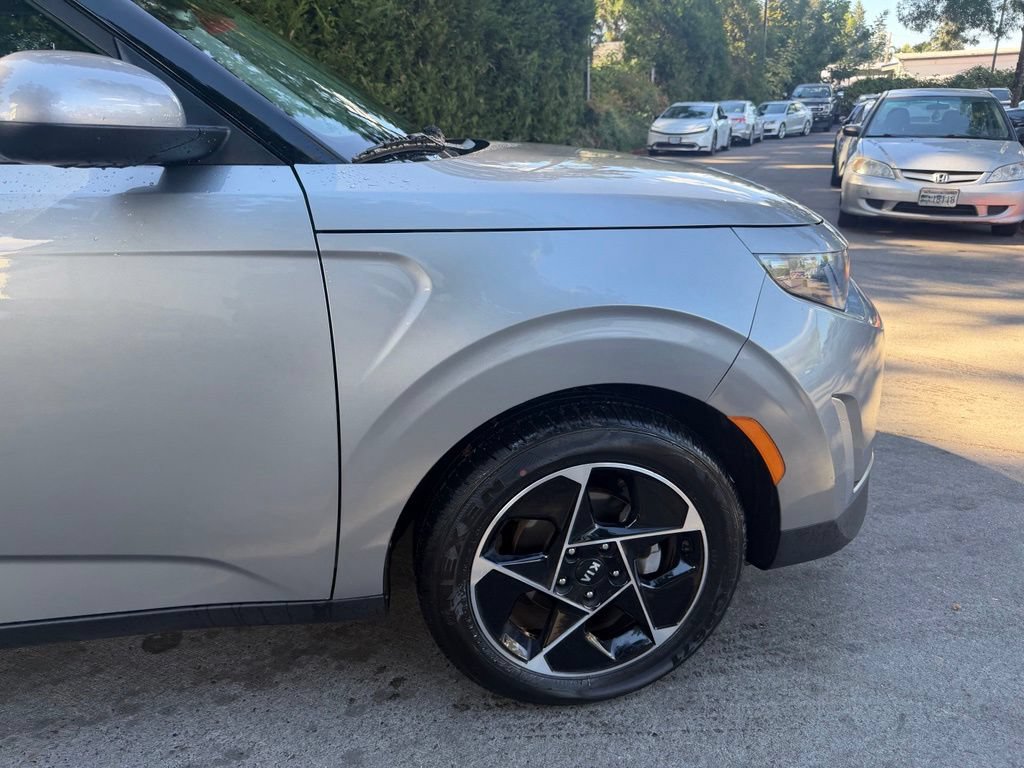 Certified 2023 Kia Soul EX FWD image 3