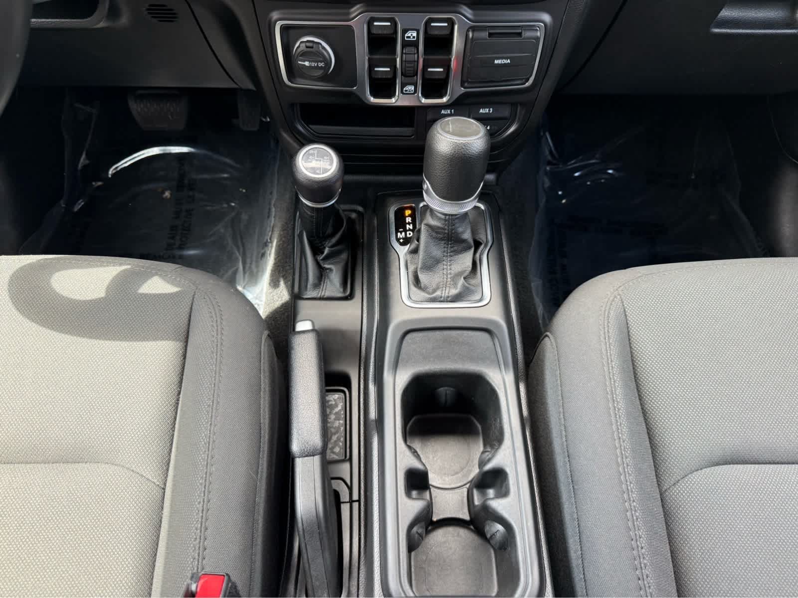 Used 2023 Jeep Wrangler Unlimited w/ Cold Weather Group AWD/4WD image 19