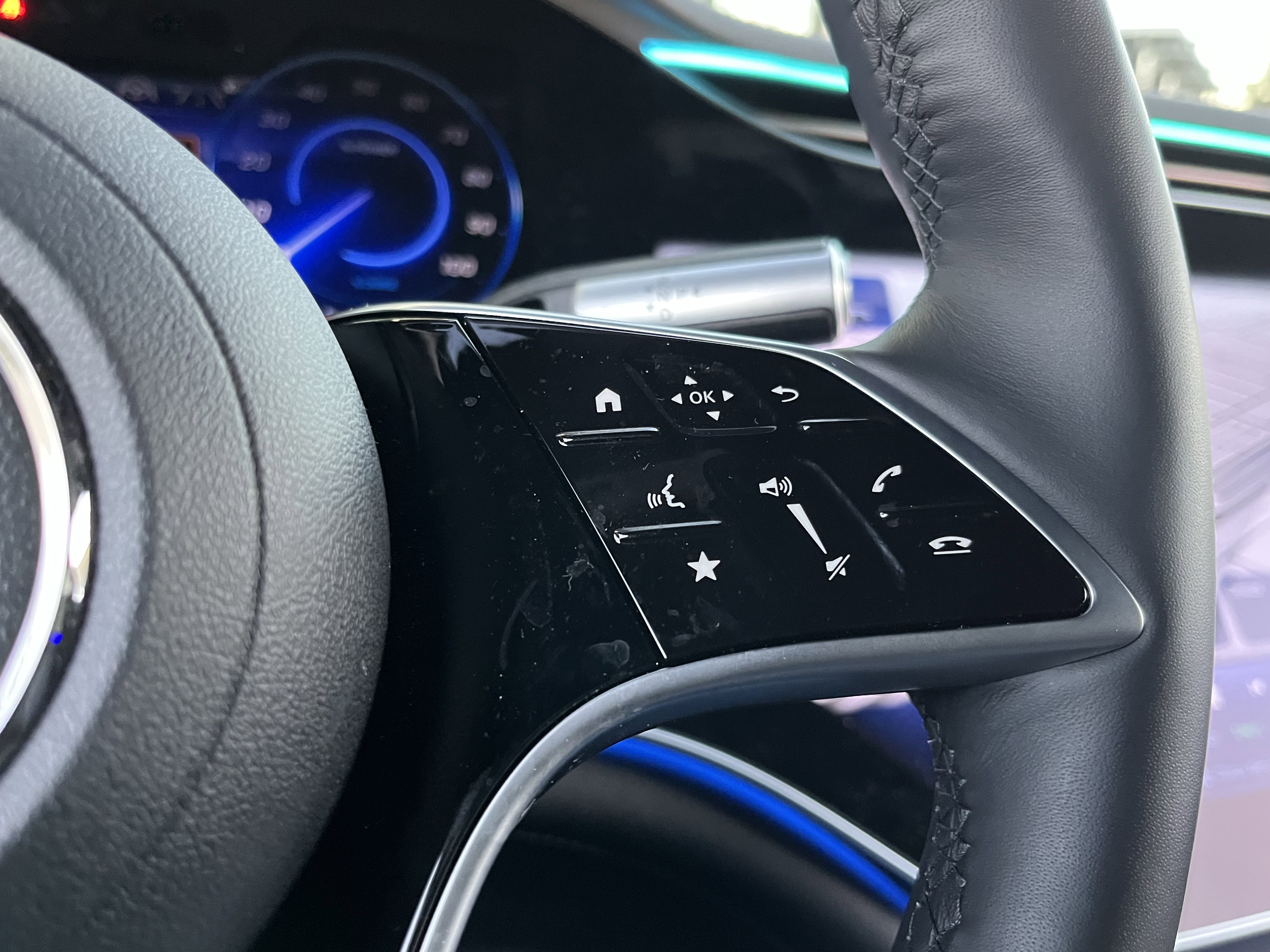 New 2026 Mercedes-Benz EQS 400 4MATIC SUV image 24