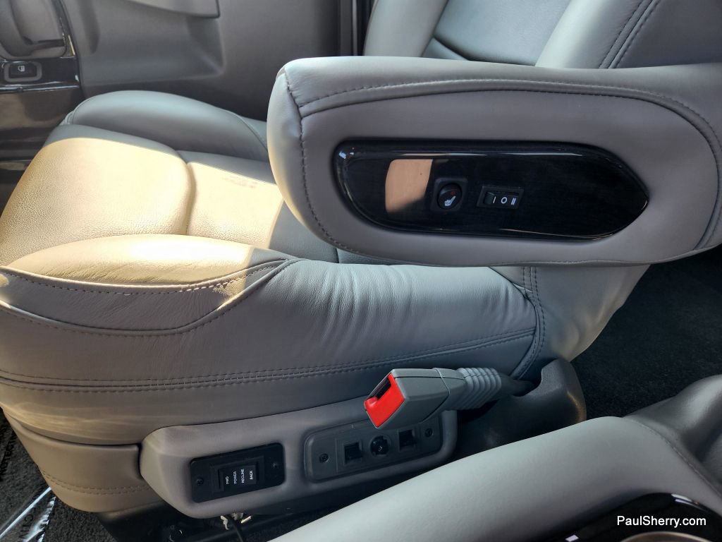 Used 2023 Chevrolet Express 2500 Extended image 34