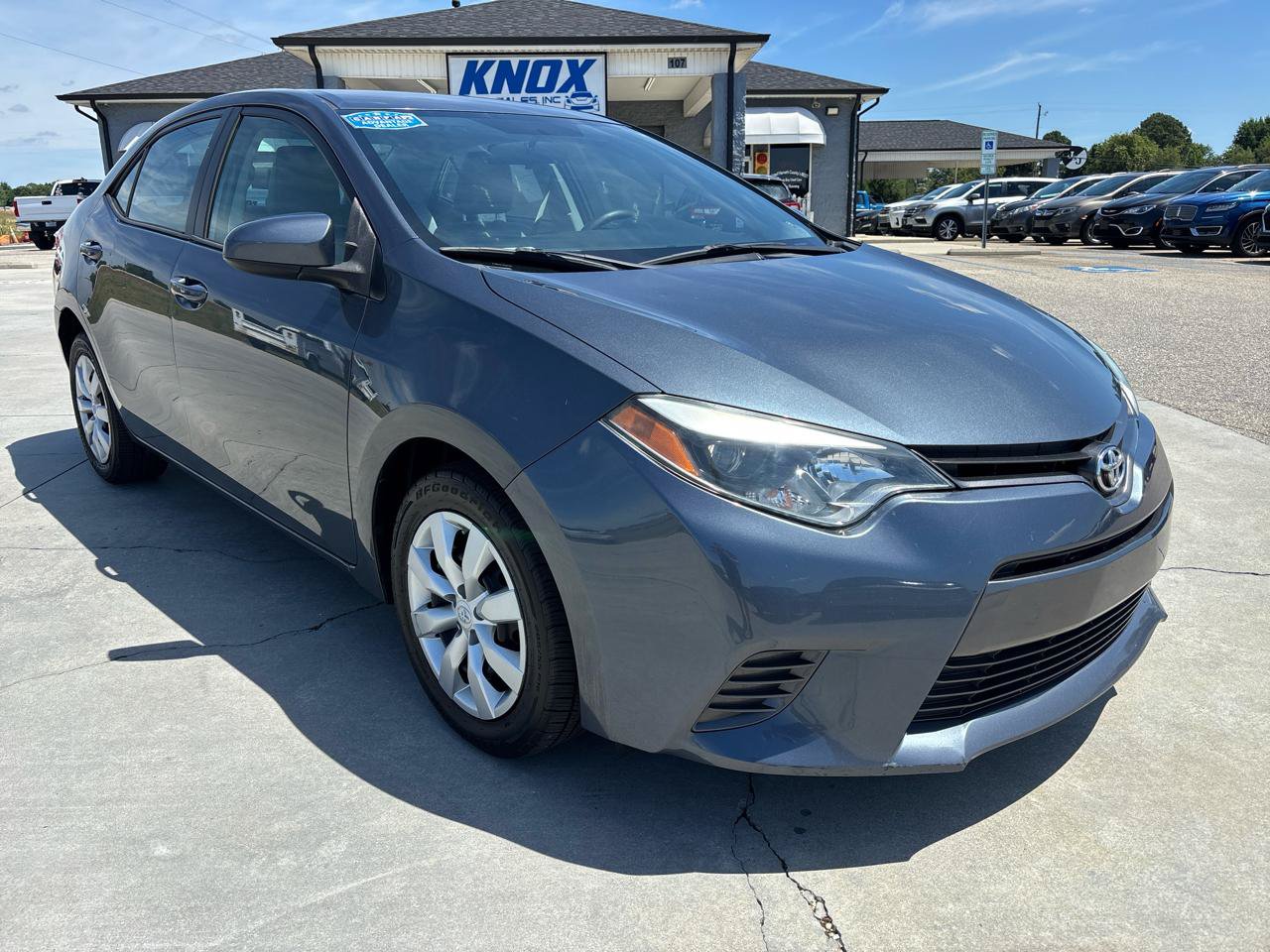 Used 2016 Toyota Corolla LE FWD image 2