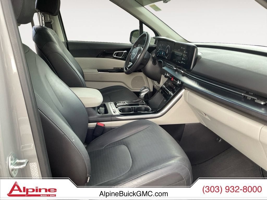 Used 2024 Kia Carnival SX Prestige FWD image 15