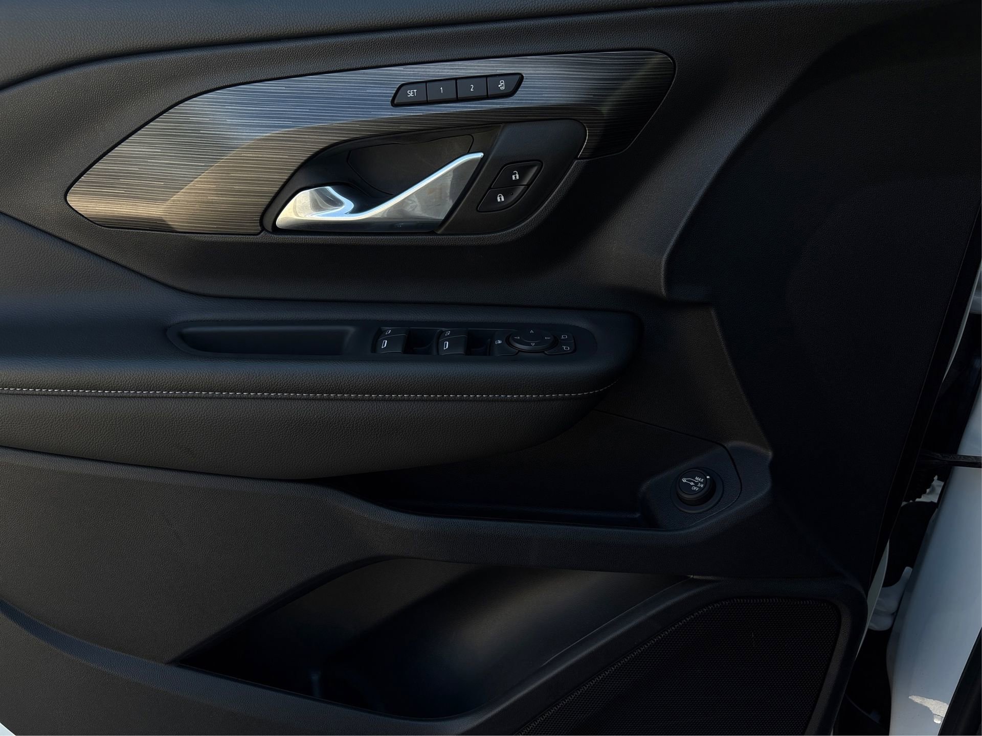 Used 2022 GMC Terrain SLT w/ Infotainment Package II image 21