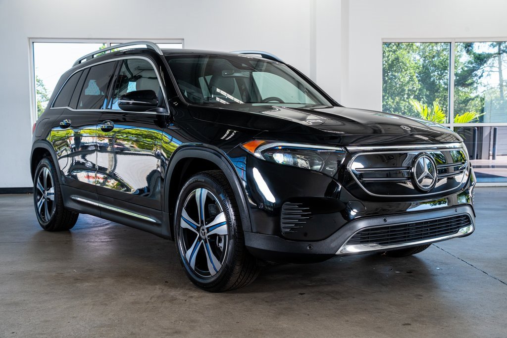 Used 2023 Mercedes-Benz EQB 350 4MATIC SUV w/ Exclusive Package image 4