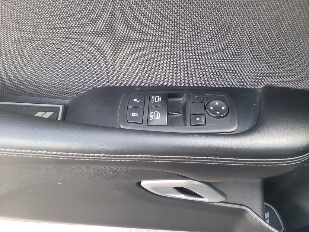 Used 2015 Dodge Challenger R/T w/ Quick Order Package 28B R/T RWD image 11