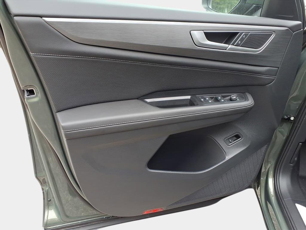 New 2026 Volkswagen Atlas Cross Sport SE image 9