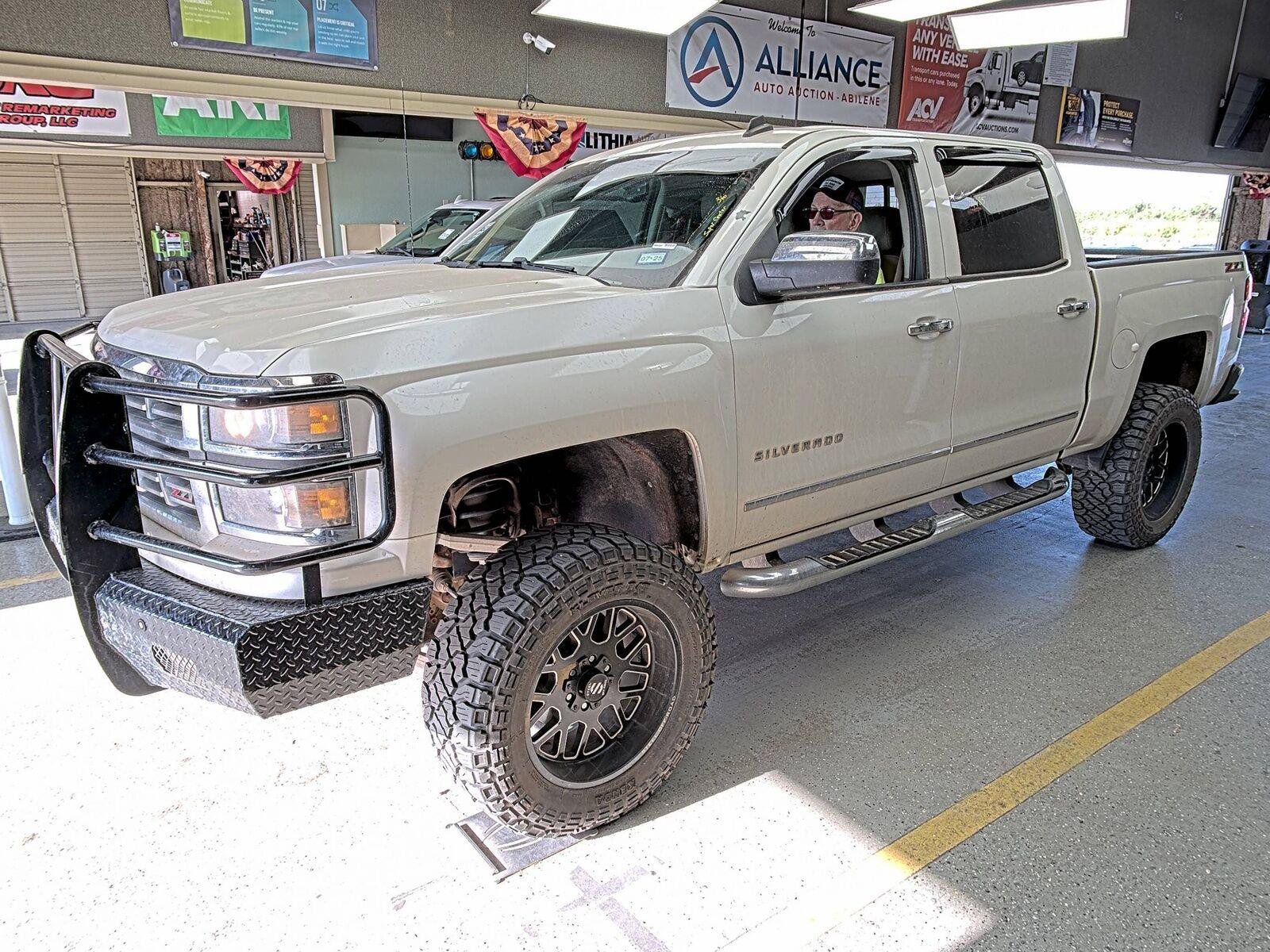Used 2014 Chevrolet Silverado 1500 LTZ Z71 w/ LTZ Plus Package AWD/4WD image 2