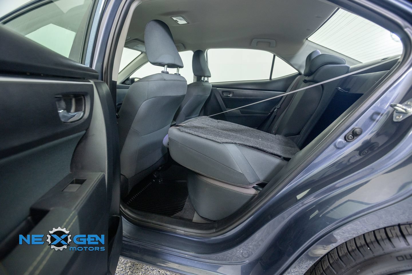 Used 2018 Toyota Corolla LE FWD image 28