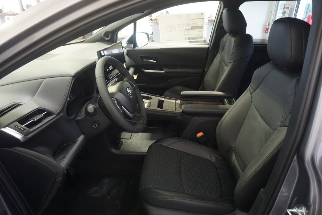 New 2026 Toyota Sienna Limited FWD image 24