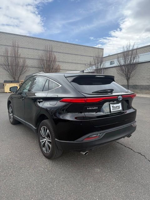 Used 2023 Toyota Venza LE image 8