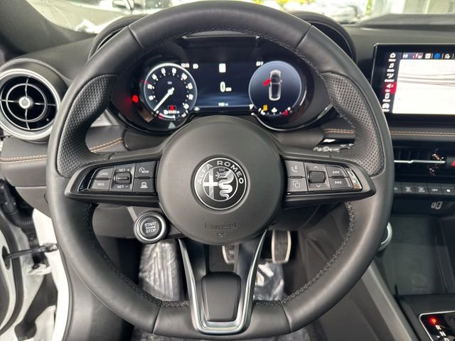 Used 2025 Alfa Romeo Tonale image 11