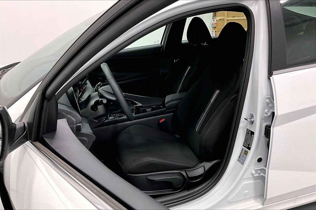 New 2026 Hyundai Elantra SEL Sport FWD image 23