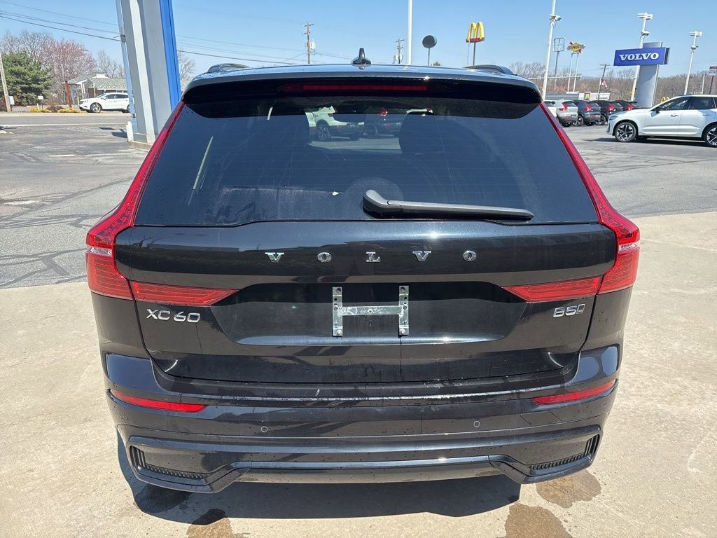 Certified 2025 Volvo XC60 B5 Plus image 8
