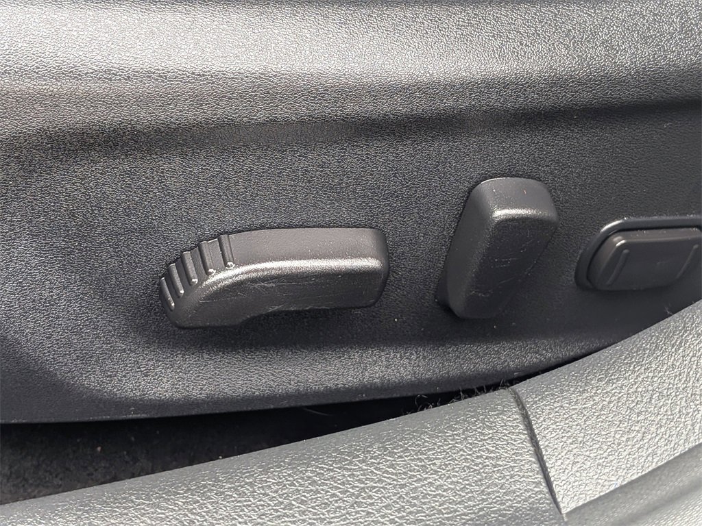 Used 2023 Nissan Sentra SR w/ SR Premium Package image 19