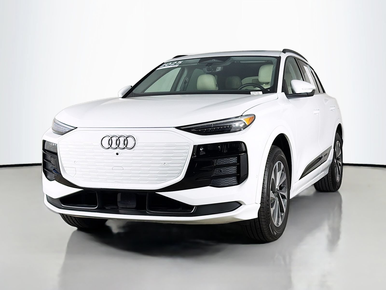 Certified 2025 Audi Q6 e-tron Premium Plus w/ Premium Plus AWD/4WD image 3