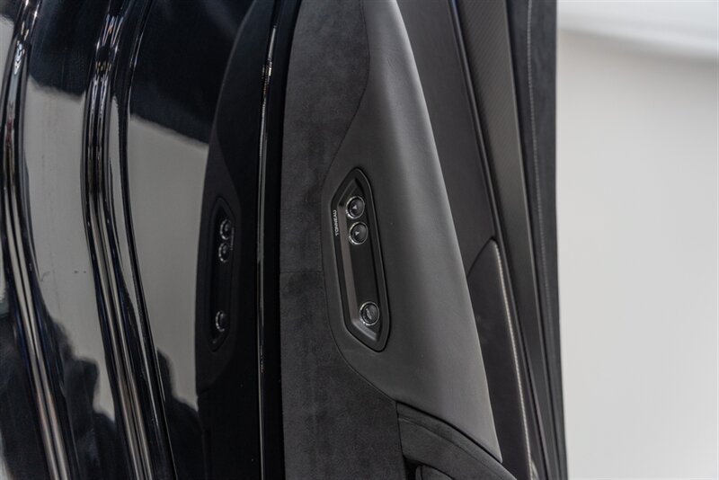 Used 2024 McLaren 750S Spider RWD image 74