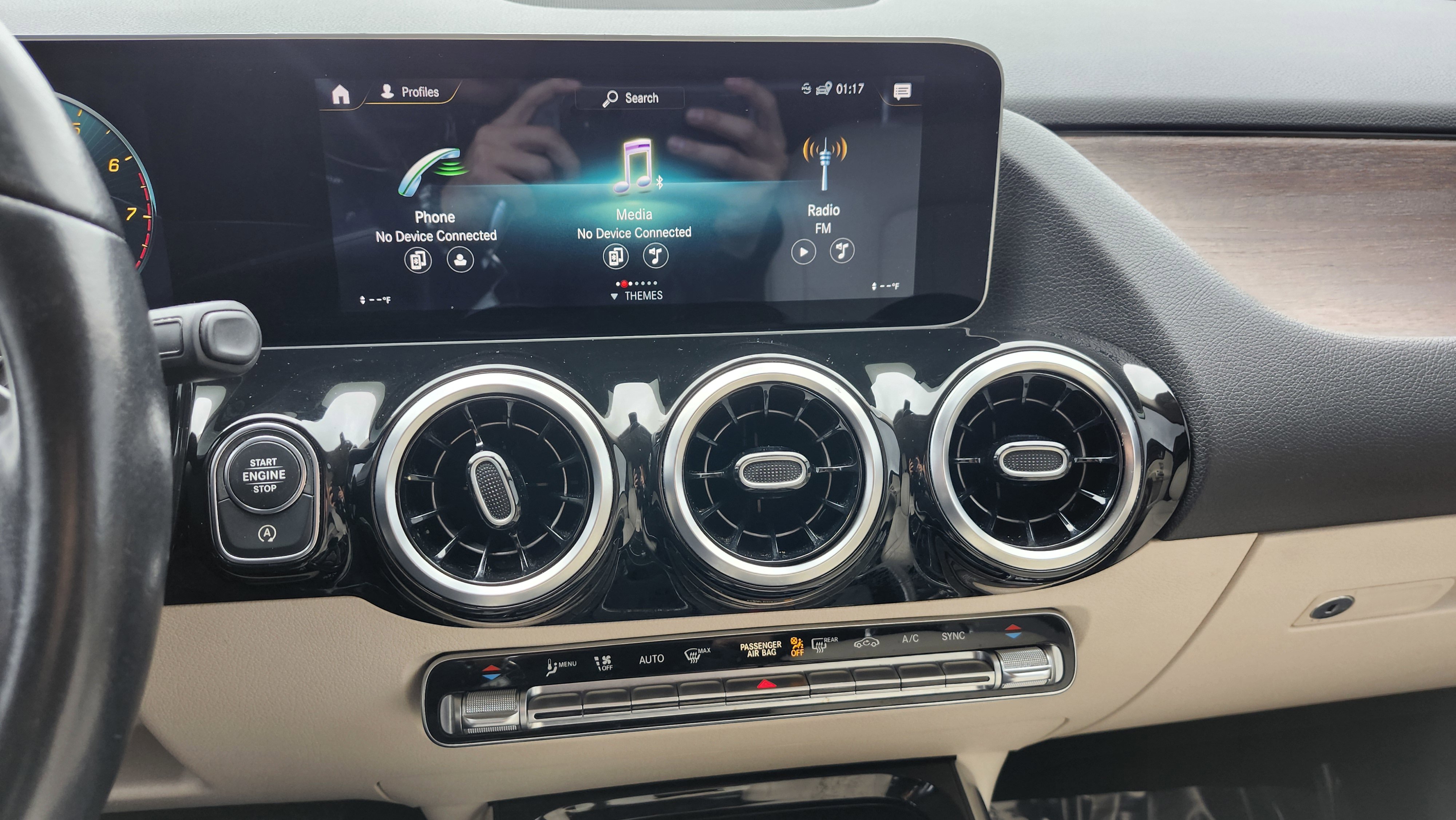 Used 2021 Mercedes-Benz GLA 250 4MATIC w/ Premium Package image 25