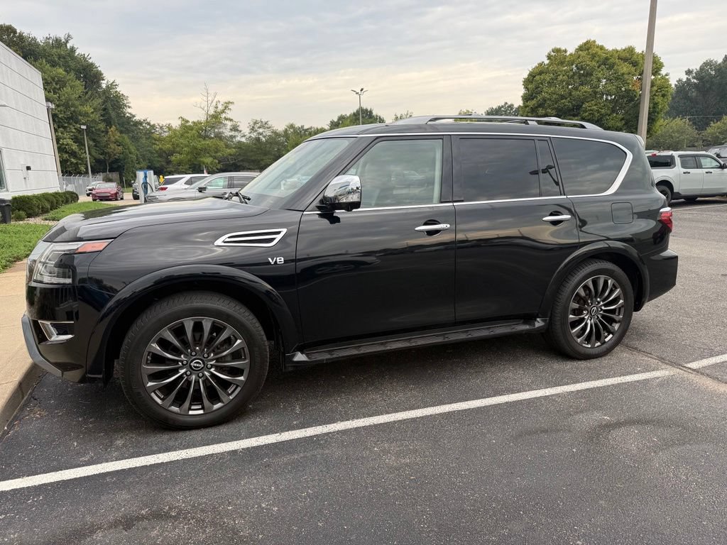 Used 2022 Nissan Armada Platinum w/ Captain's Chairs Package AWD/4WD video 1