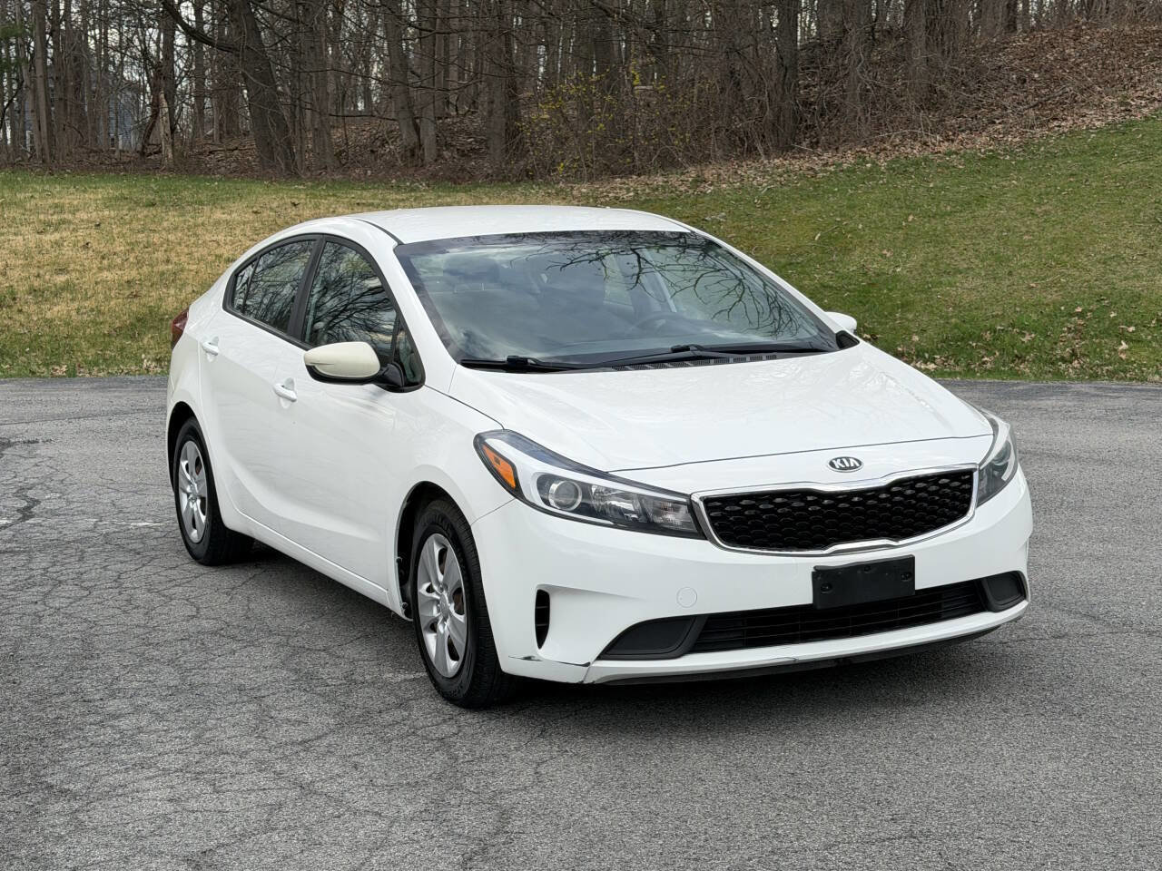 Used 2018 Kia Forte LX image 2