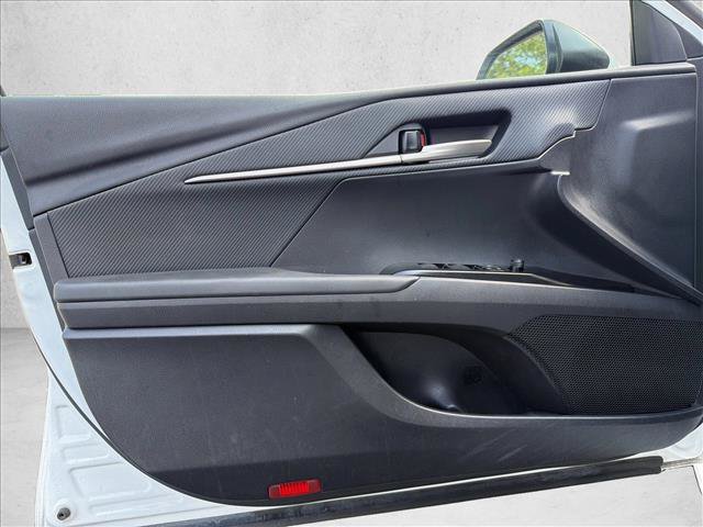 Used 2025 Toyota Camry SE FWD image 10