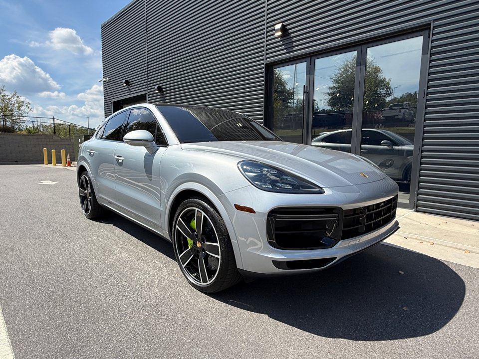 Certified 2020 Porsche Cayenne Turbo S AWD/4WD image 9