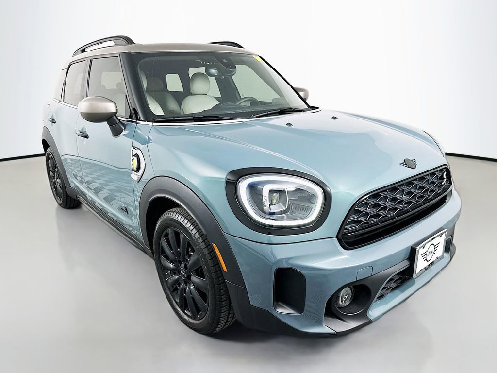 Used 2023 MINI Cooper Countryman SE w/ Storage Package image 3