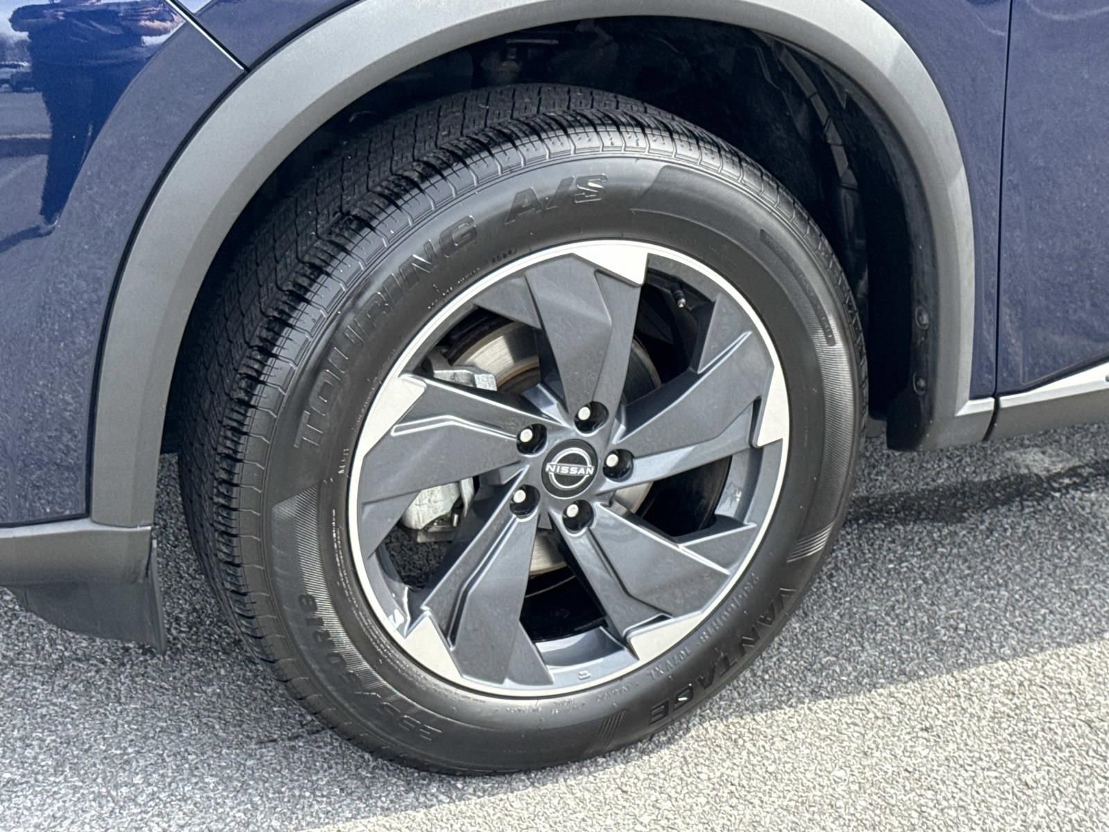 Used 2024 Nissan Rogue SV image 7