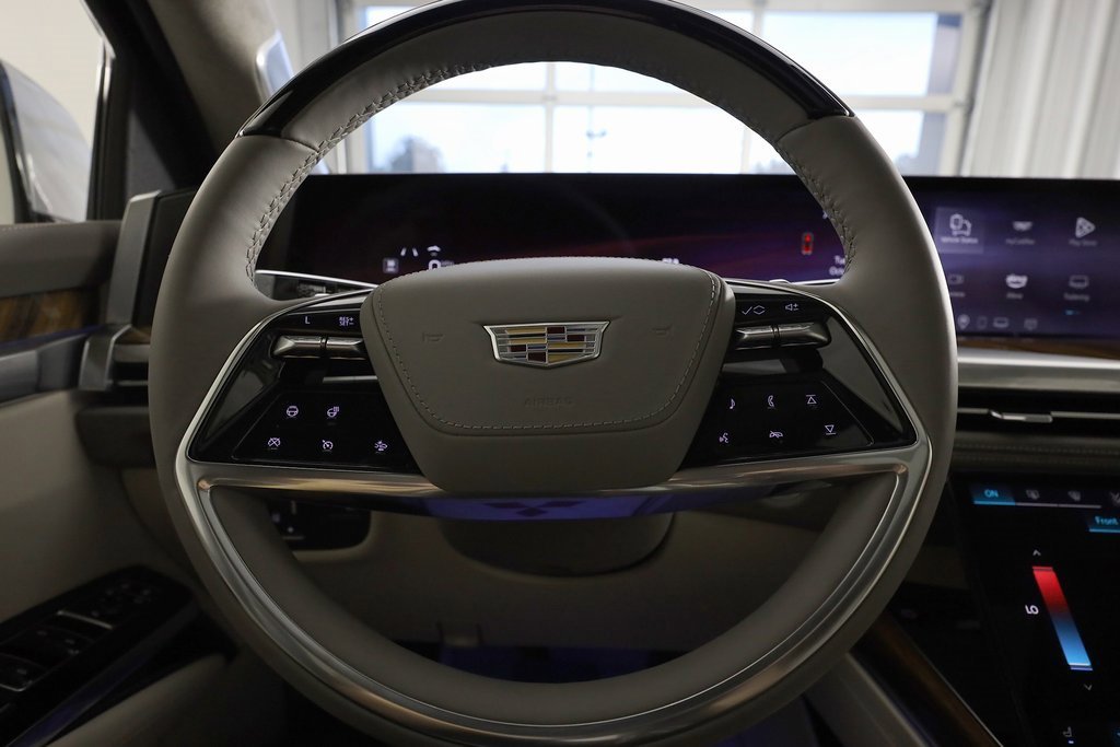 Used 2025 Cadillac Escalade Sport Platinum w/ LPO, ONYX Package image 24