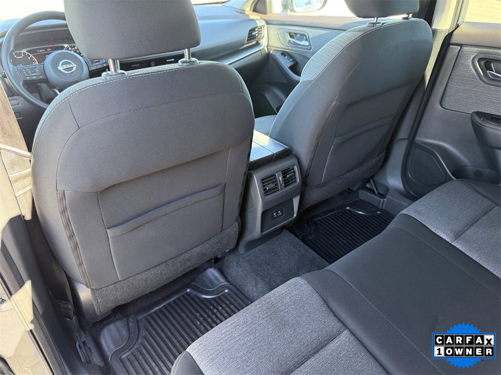 Used 2022 Nissan Rogue SV image 32