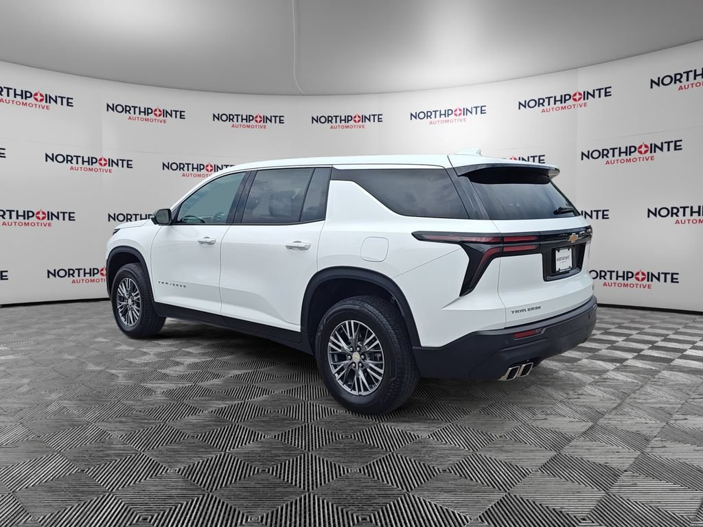 Used 2024 Chevrolet Traverse LS FWD image 4