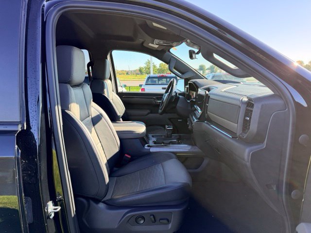 Used 2023 Chevrolet Silverado 1500 ZR2 w/ Technology Package AWD/4WD image 11