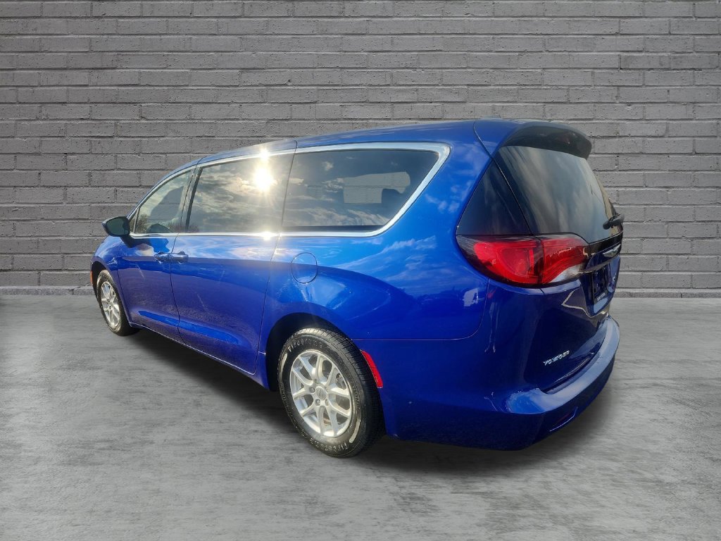 Used 2021 Chrysler Voyager LX FWD image 7