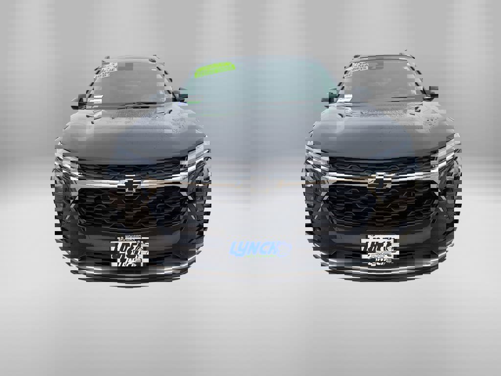 Used 2025 Chevrolet Trax LT w/ Driver Confidence Package image 8