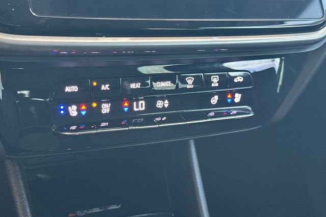 Used 2023 Chevrolet Bolt EUV Premier w/ Sun & Sound Package image 21