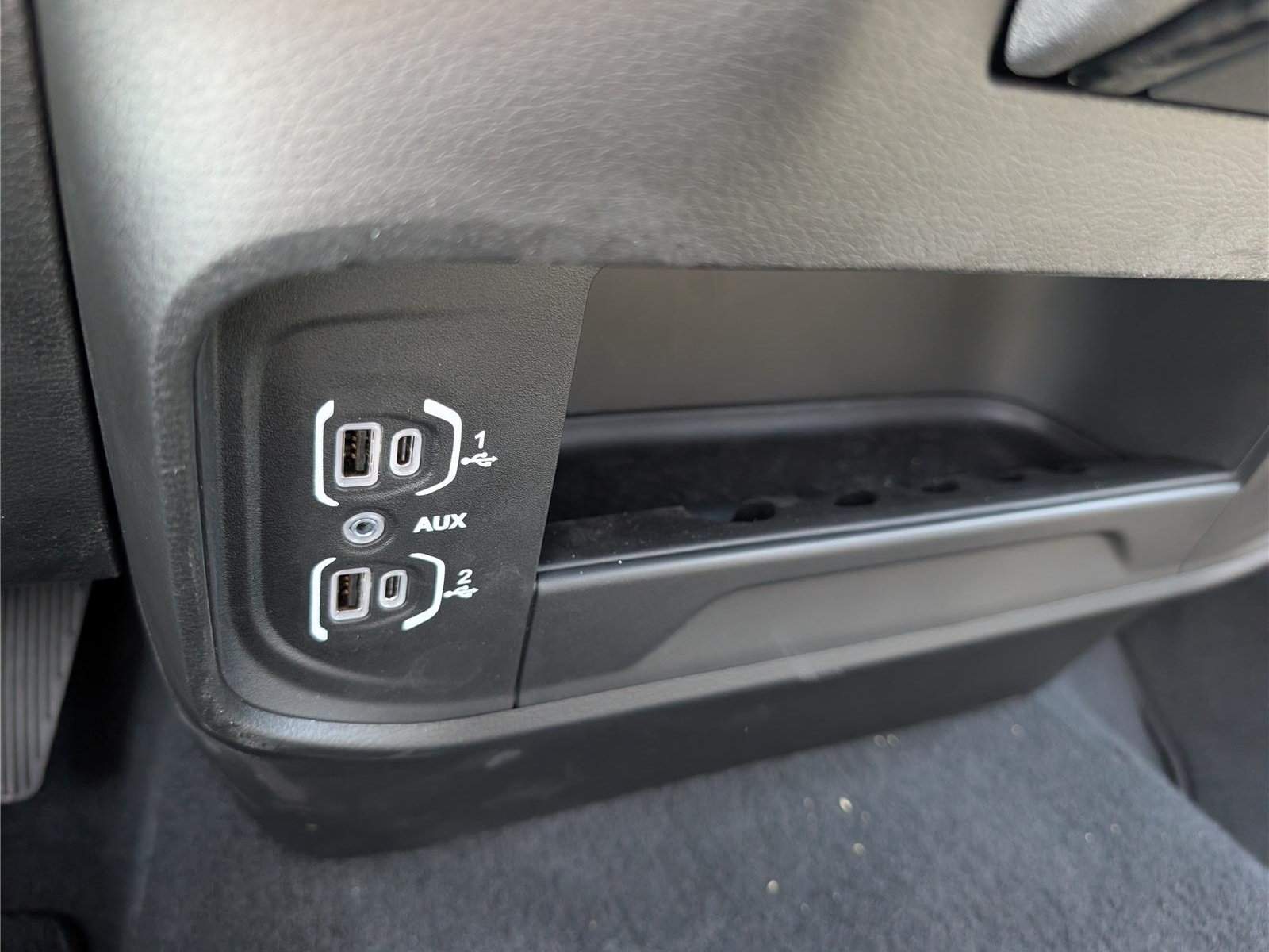 New 2026 RAM 3500 Tradesman AWD/4WD image 17